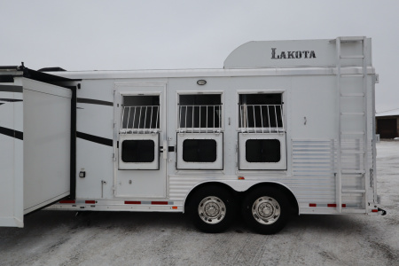 Used 2015 Lakota 3 HR LQ Horse Trailer