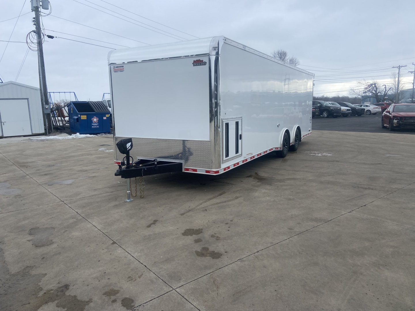 New United PREM 28' Race Trailer