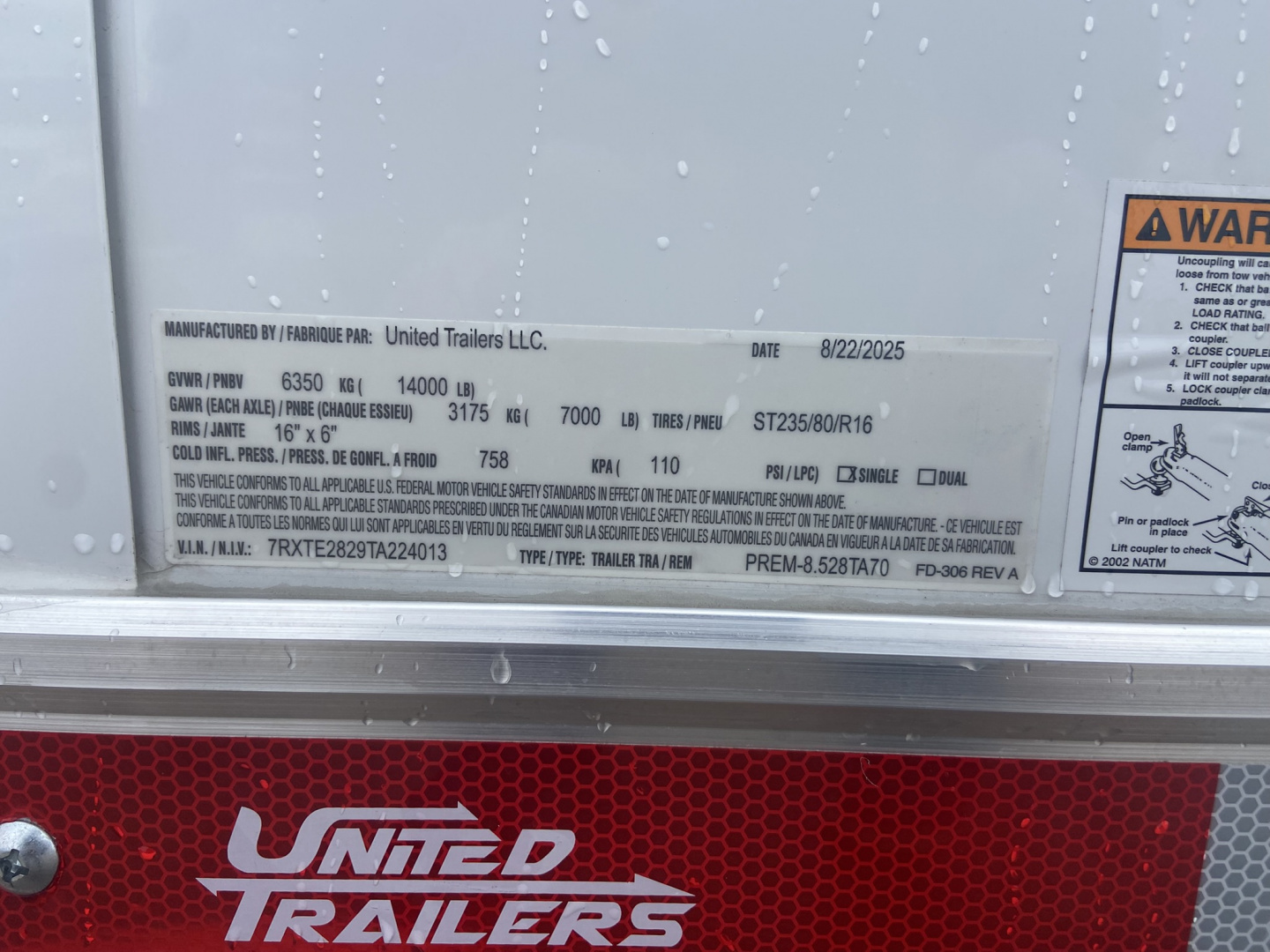 New United PREM 28' Race Trailer