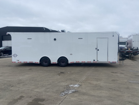 New United PREM 28' Race Trailer
