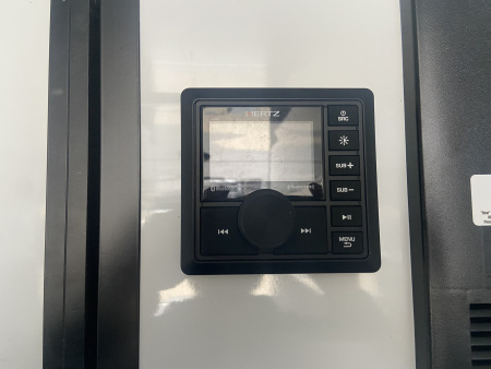 New United PREM 28' Race Trailer