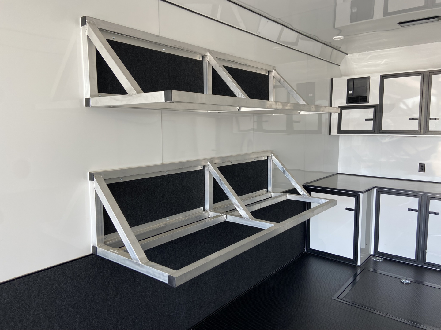 Used United 8.5X32 USH Race Trailer