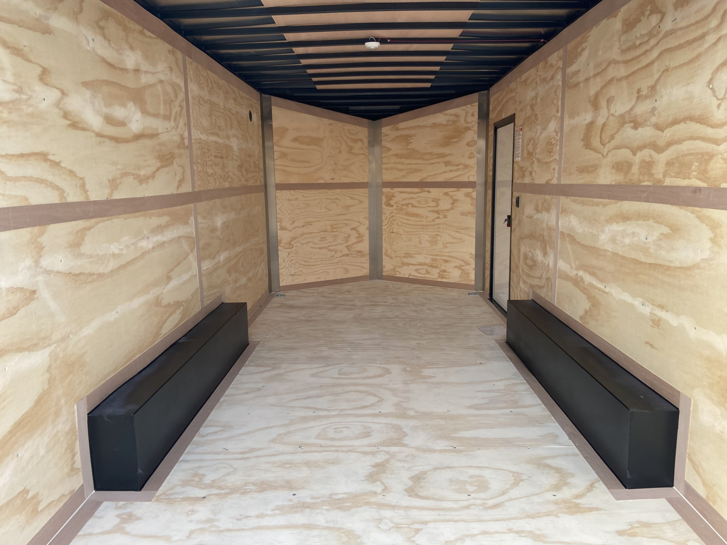 New 2026 United Trailers UJ Cargo / Enclosed Trailer 16'