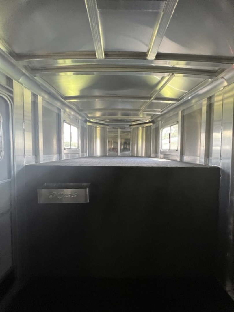 New 2026 Exiss Trailers 7300 GN w/Airflow Dividers Horse Trailer