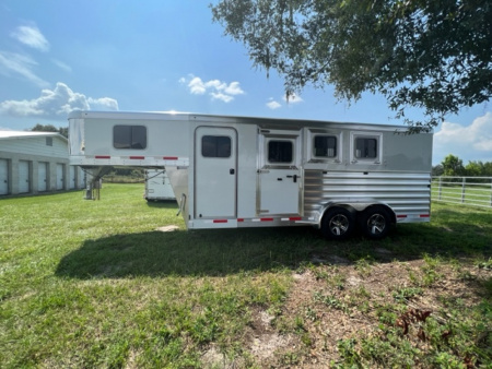 New 2026 Exiss Trailers 7300 GN w/Airflow Dividers Horse Trailer