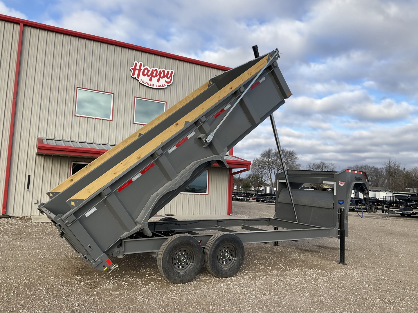 New 2026 Diamond C 82"x16' GN HD Low Profile Telescopic Dump w/ 32" Sides – LPT-GN207 Pacesetter Edition