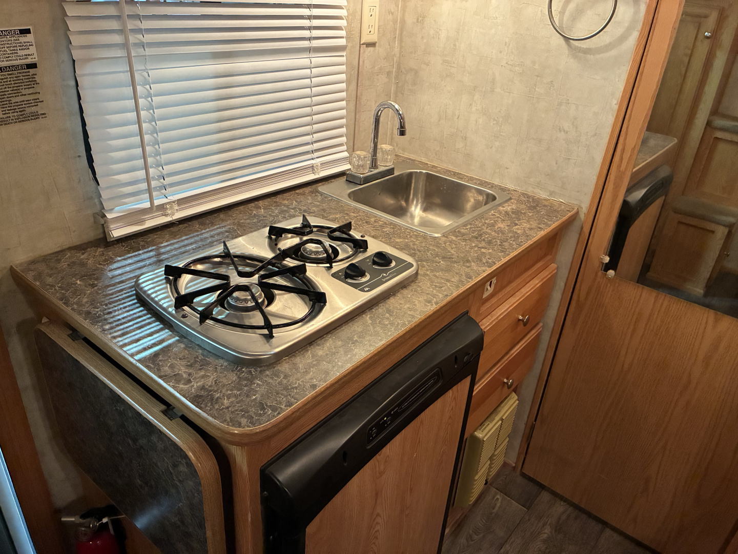 Used 2007 Bison Trailers 3 Horse 8'6" Living Quarter Horse Trailer