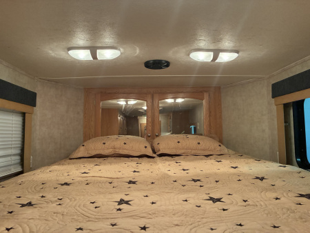 Used 2007 Bison Trailers 3 Horse 8'6" Living Quarter Horse Trailer