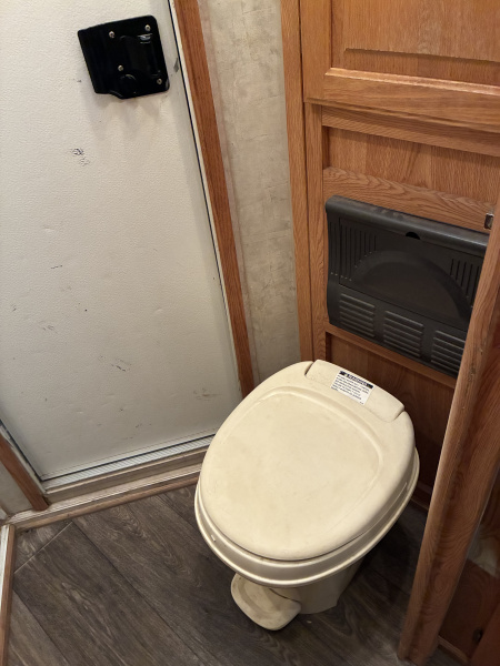 Used 2007 Bison Trailers 3 Horse 8'6" Living Quarter Horse Trailer