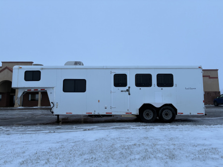 Used 2007 Bison Trailers 3 Horse 8'6" Living Quarter Horse Trailer
