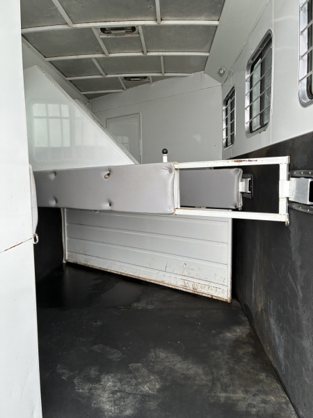 Used 2007 Bison Trailers 3 Horse 8'6" Living Quarter Horse Trailer