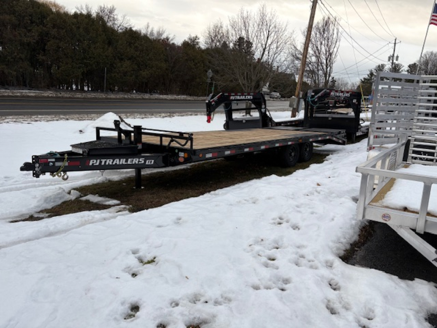 New 2026 PJ Trailers 102" x 24' F8 Deckover Trailer