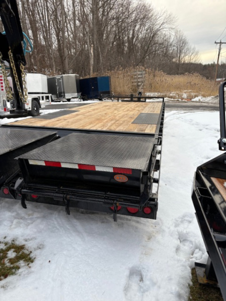 New 2026 PJ Trailers 102" x 24' F8 Deckover Trailer