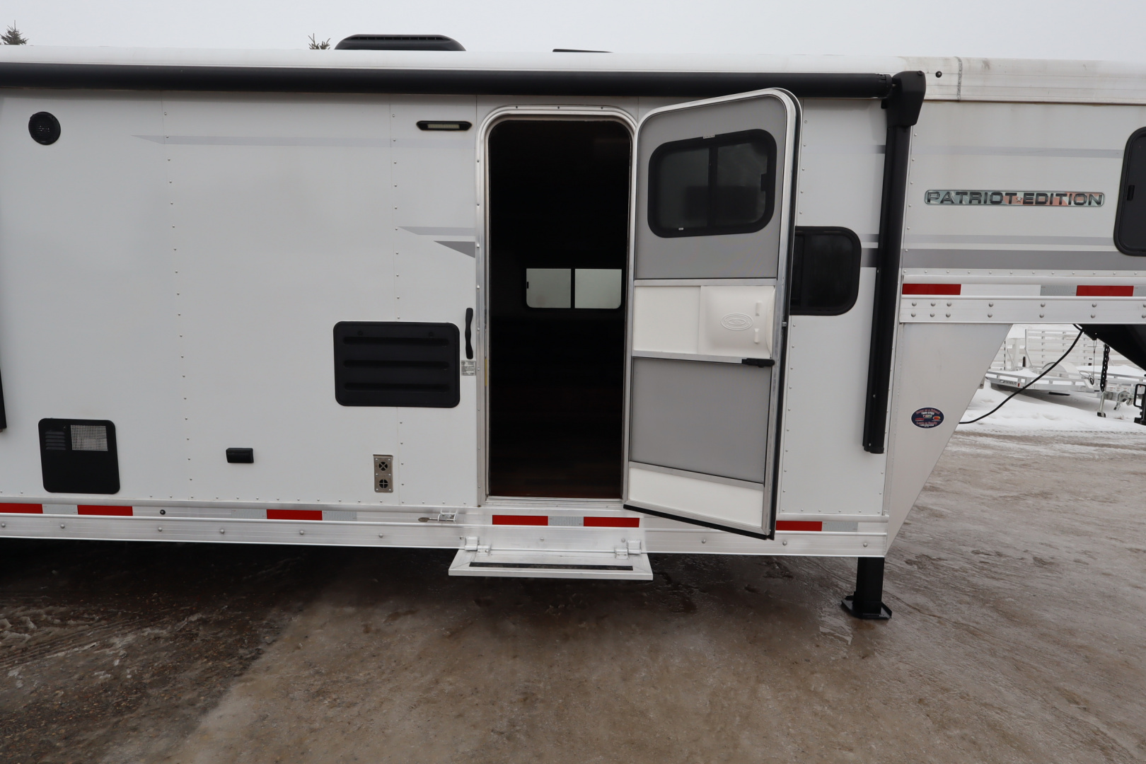 Used 2022 SMC 3 Horse LQ Slide-out Trailer