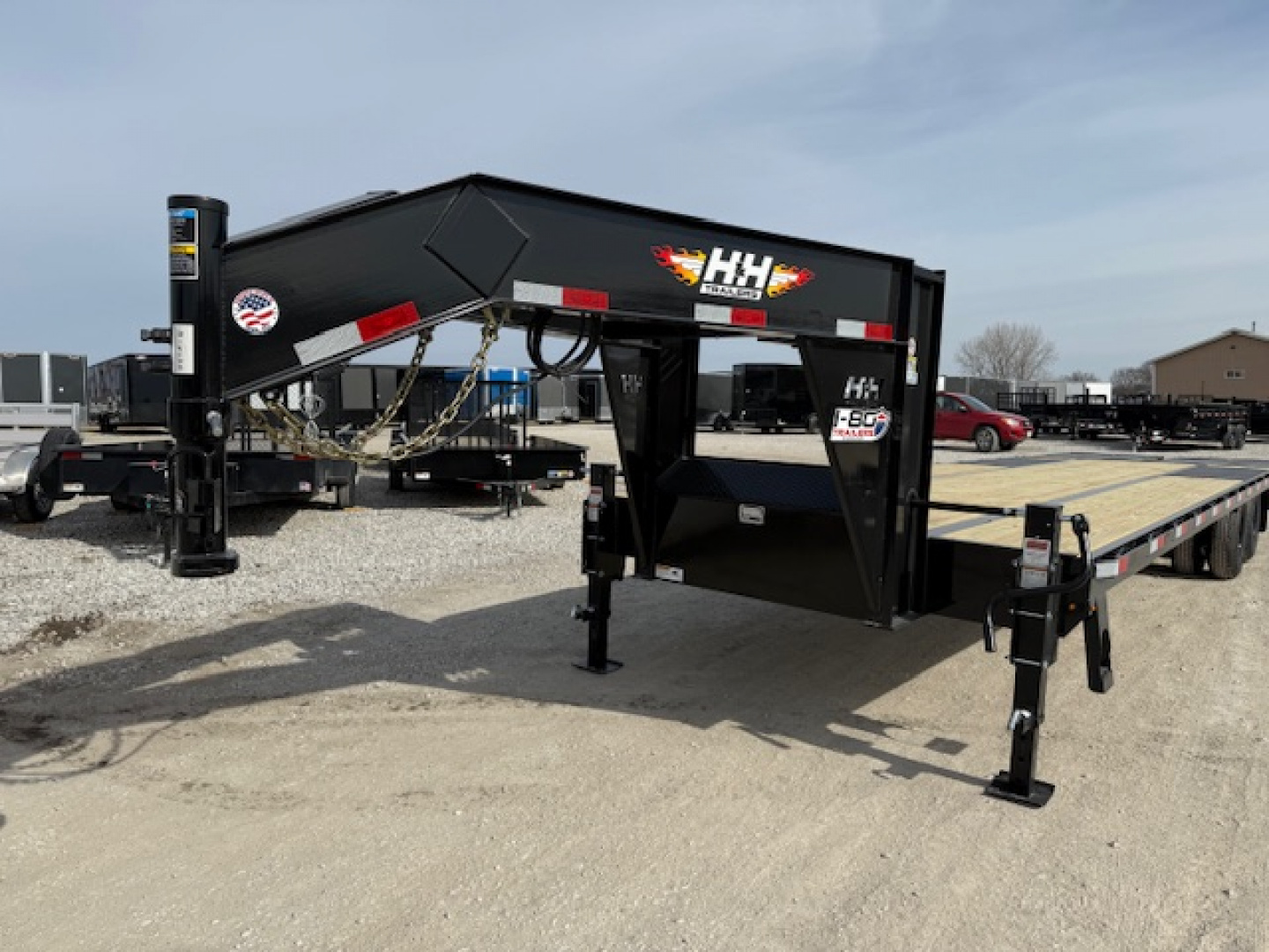 New 2026 H&H 102"x25'+5' 22.5k Heavy Duty Low Profile Dovetail Super Deluxe Ramps Gooseneck Deckover Trailer