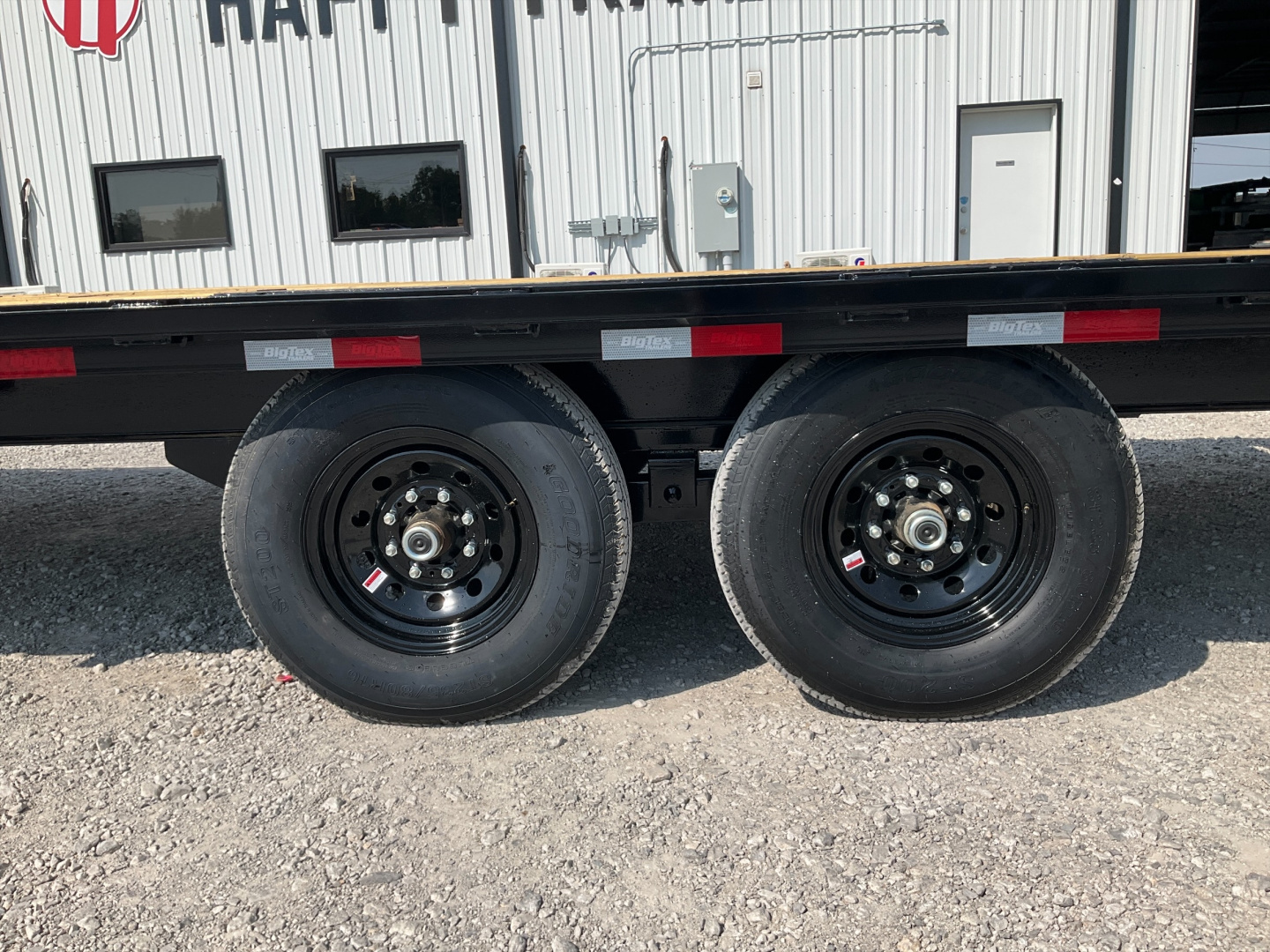 New 2026 Big Tex 102"x33' GN Tandem Axle Flatbed – 14GN