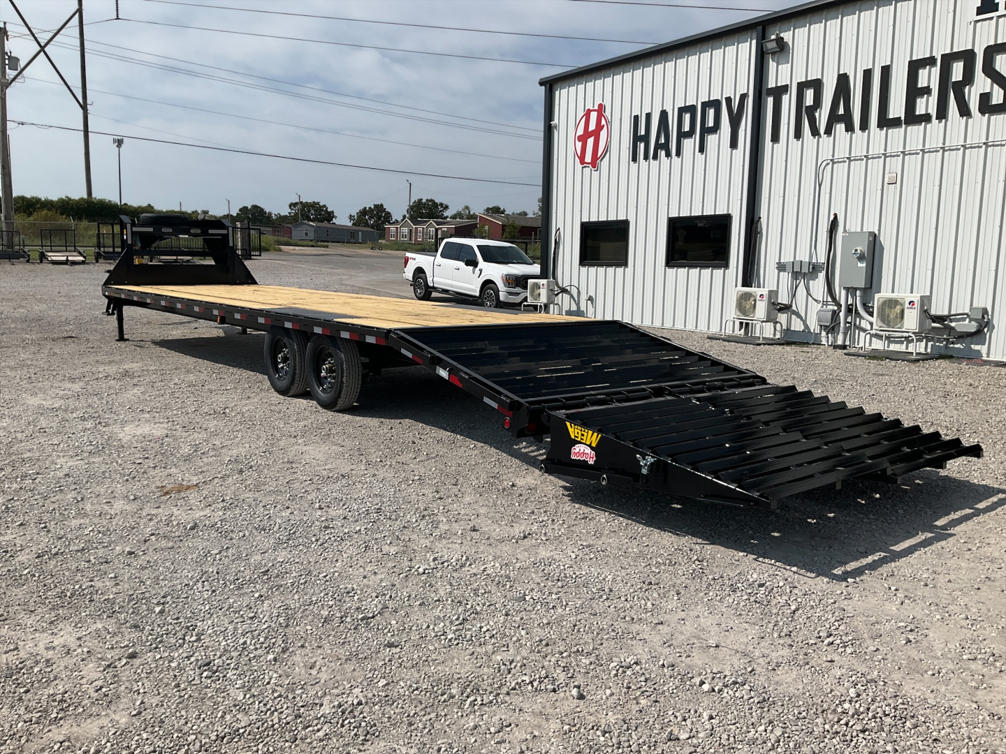 New 2026 Big Tex 102"x33' GN Tandem Axle Flatbed – 14GN