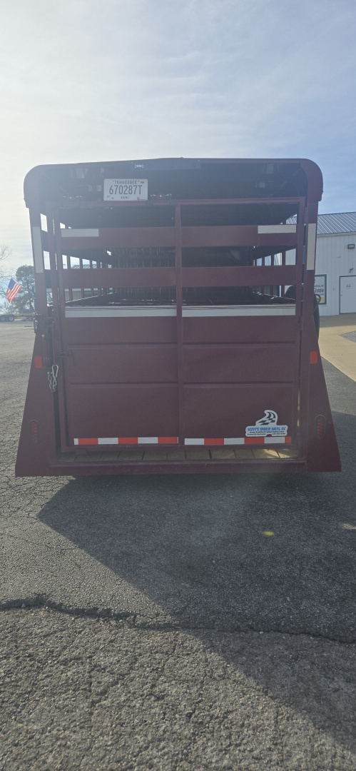 Used Repo 2025 Valley Trailers 3800 3-Horse Slant BP Horse Trailer