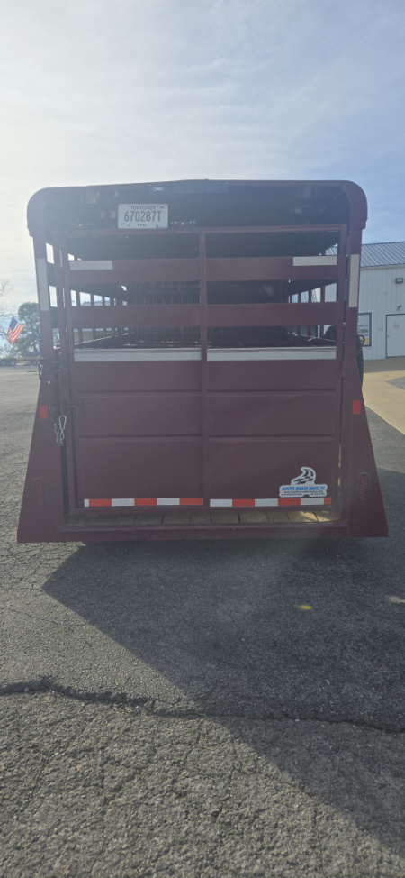 Used Repo 2025 Valley Trailers 3800 3-Horse Slant BP Horse Trailer