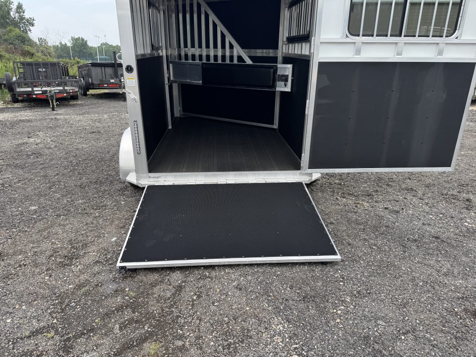 New 2026 Bar-M Trailers SS-20-W Horse Trailer
