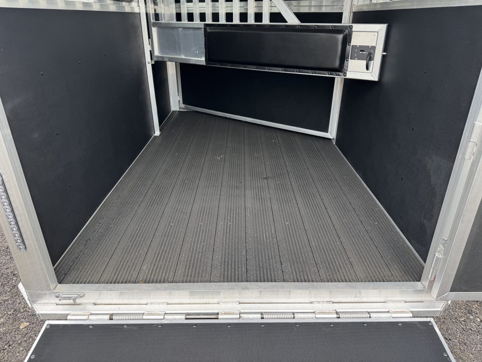 New 2026 Bar-M Trailers SS-20-W Horse Trailer