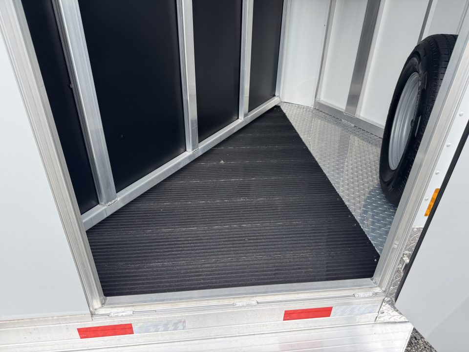 New 2026 Bar-M Trailers SS-20-W Horse Trailer