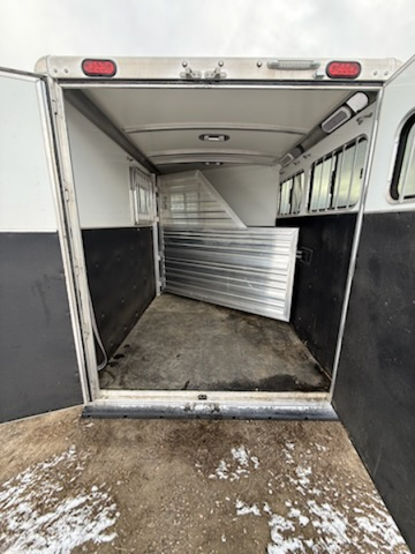 Used 2023 Cimarron Trailers 2H GN Horse Trailer