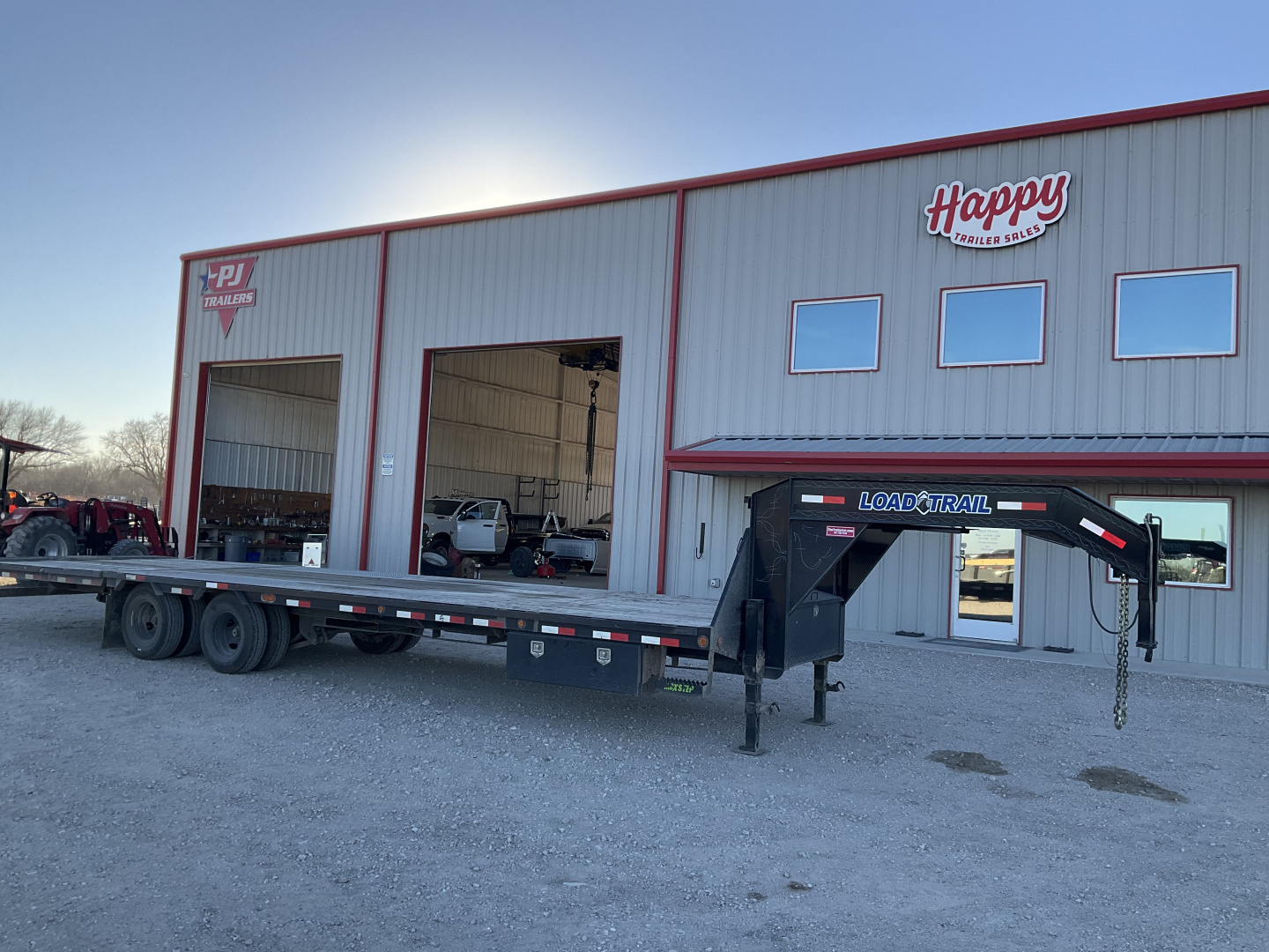 Used 2022 Load Trail 102"x32' Hydraulic Dovetail Flatbed