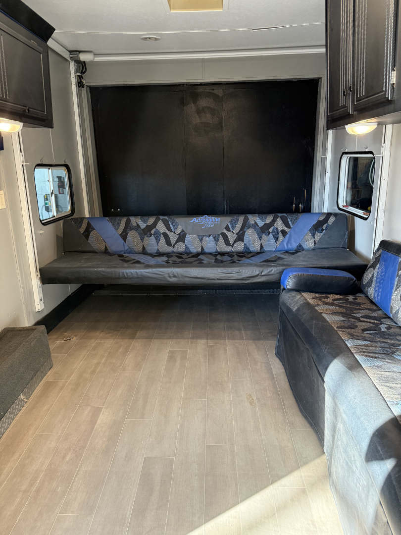 Used 2007 Coachmen Adrenaline Travel Trailer