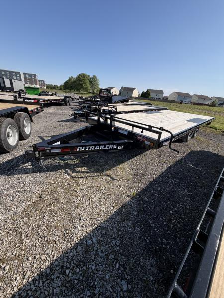 New 2026 PJ Trailers F8202 Deckover Trailer 102X20 TA STRAIGHT W/ SLIDE IN RAMPS (GVW:14000) BLACK