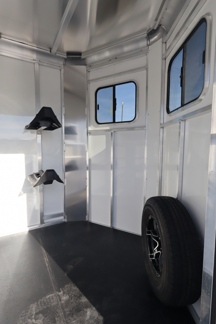 New 2026 Sundowner 2 Hrs Charter BP Horse Trailer