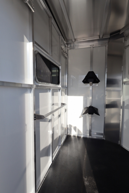 New 2026 Sundowner 2 Hrs Charter BP Horse Trailer