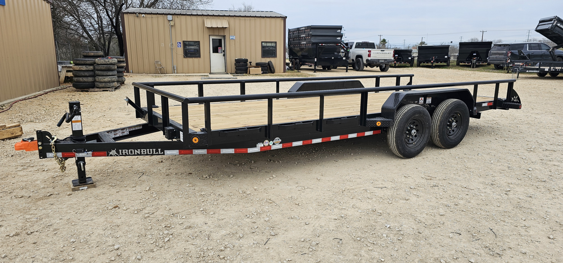 New 2026-Norstar-83-x-20-Iron-Bull-ETB-Mid-Duty-Utility-w/-Pipetop-&-Slide-In-Ramps-base-3EUGB2020T1108861