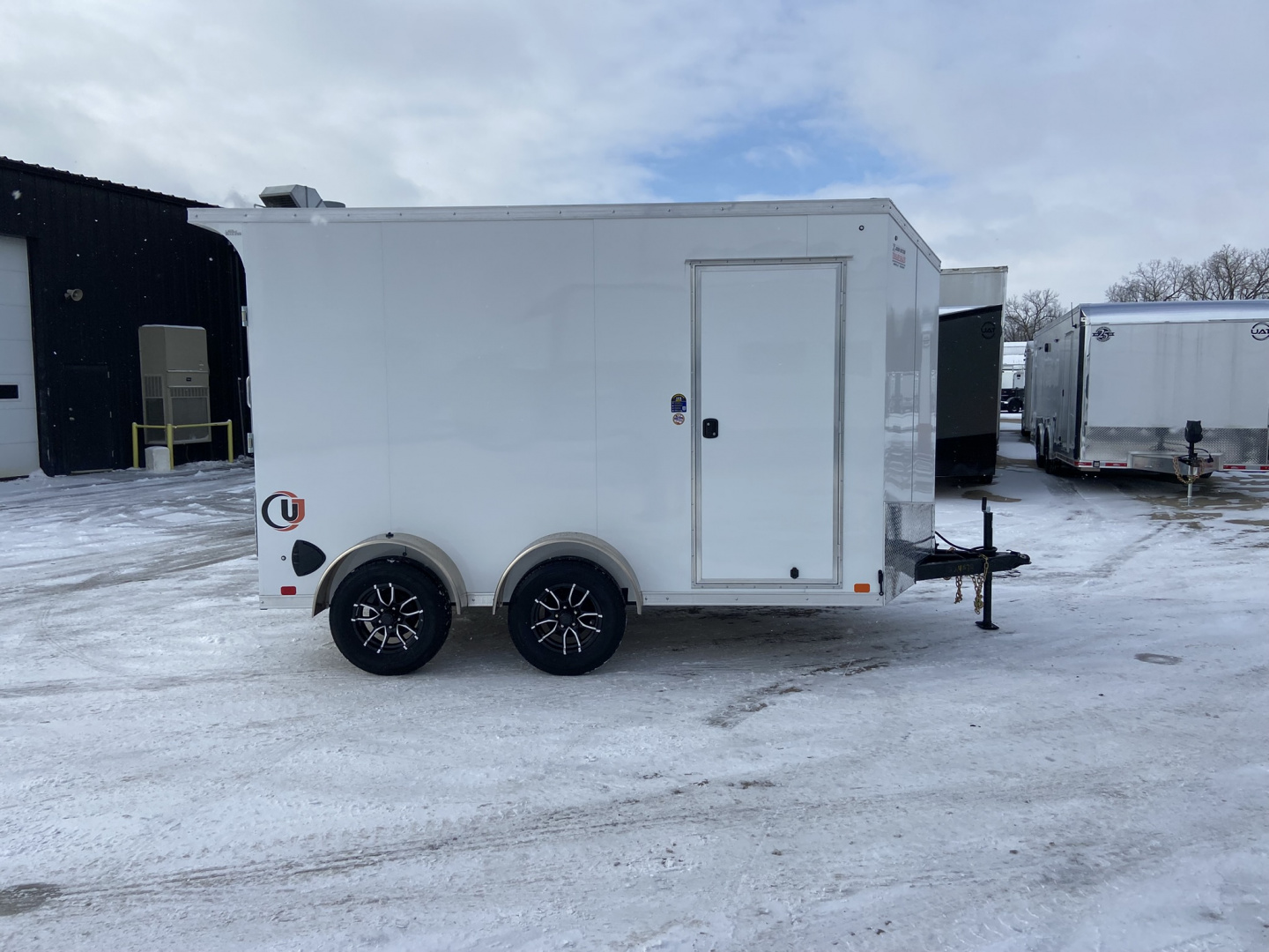 New United 12' UJ V-Nose Enclosed Cargo Trailer