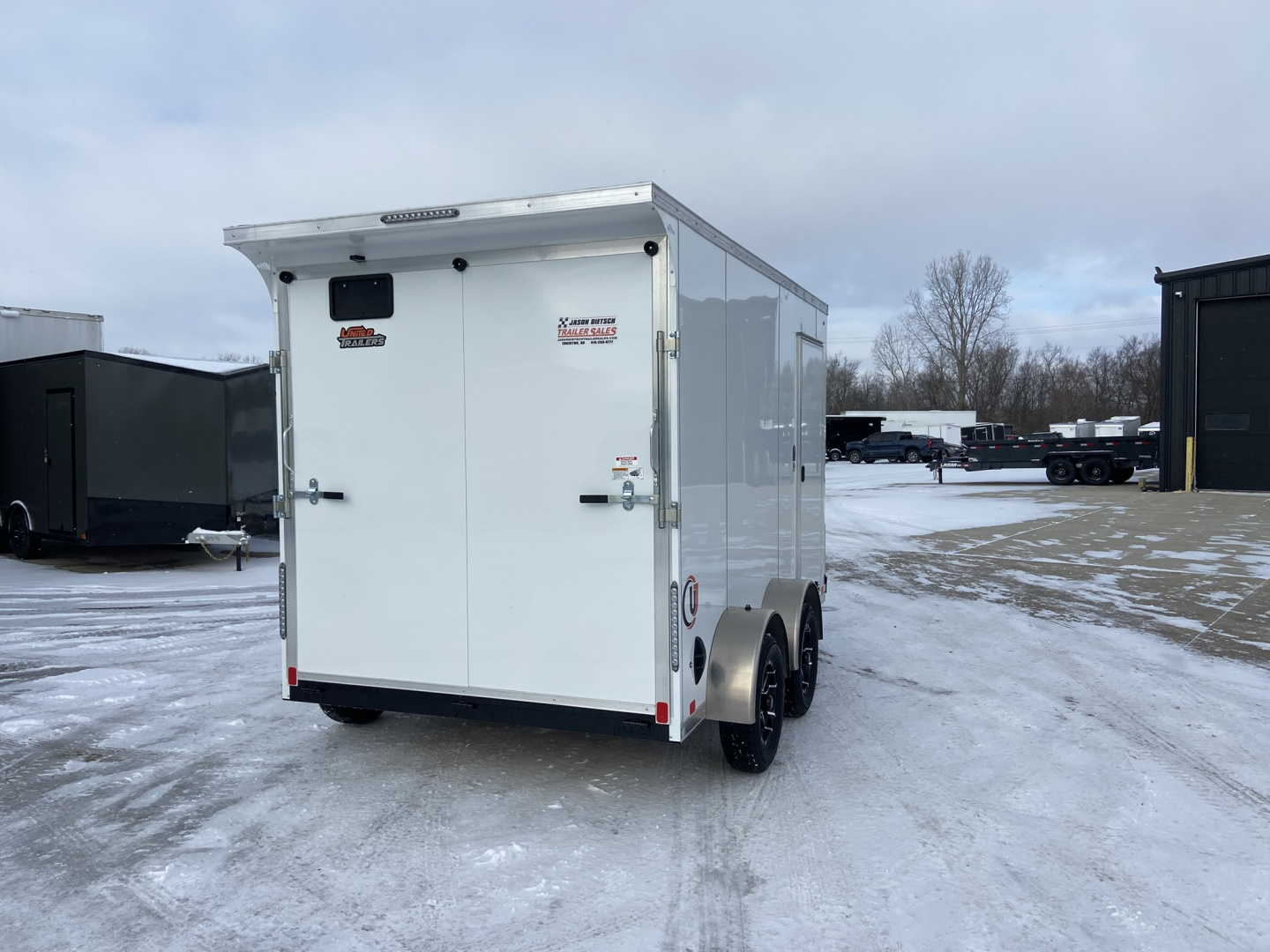 New United 12' UJ V-Nose Enclosed Cargo Trailer
