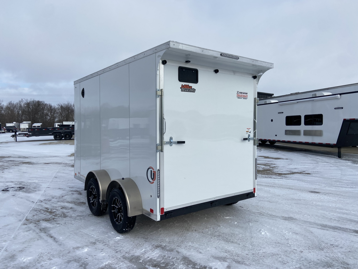 New United 12' UJ V-Nose Enclosed Cargo Trailer