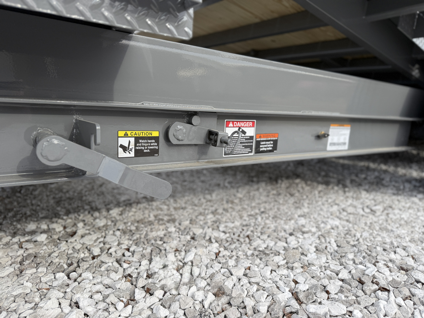 New DELCO 102"X 22' TILT TRAILER DRIVER OVER FENDERS W/ 14PLY Tilt Trailer