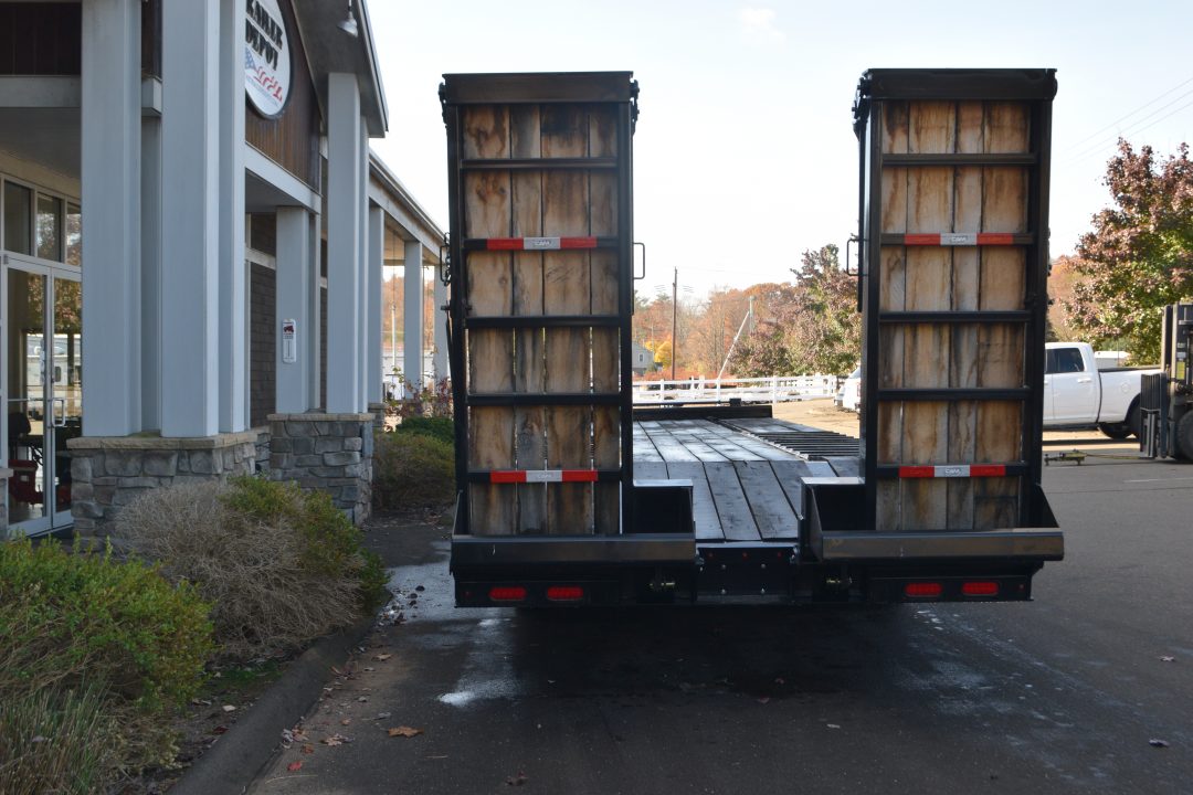 New CAM Superline 8'6" x 32' Heavy Duty Beast Deckover 65K