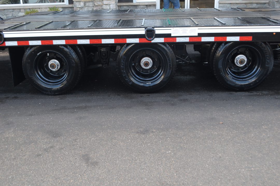 New CAM Superline 8'6" x 32' Heavy Duty Beast Deckover 65K