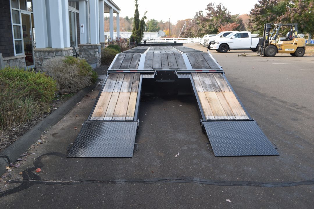New CAM Superline 8'6" x 32' Heavy Duty Beast Deckover 65K