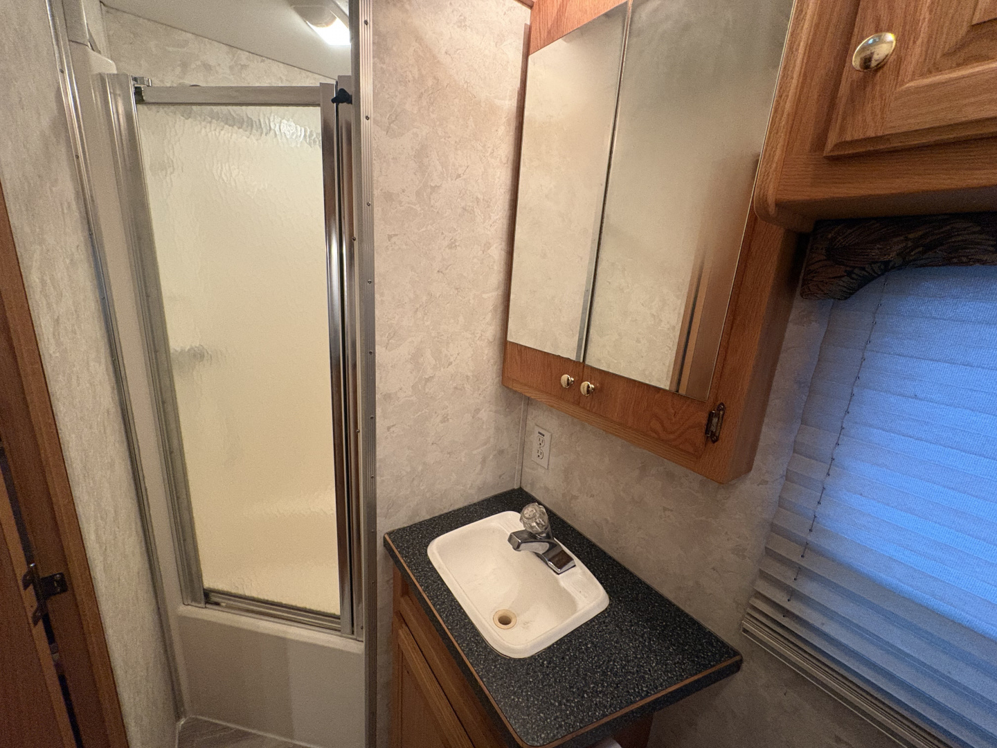 New 2001 Renegade 16' Toterhome