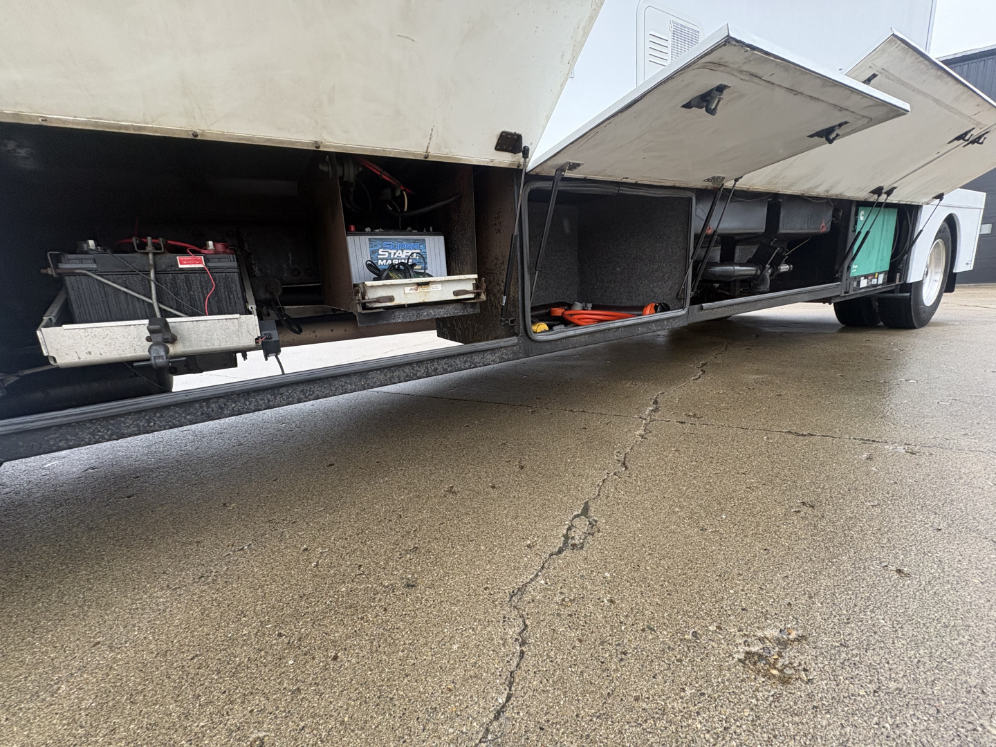 New 2001 Renegade 16' Toterhome