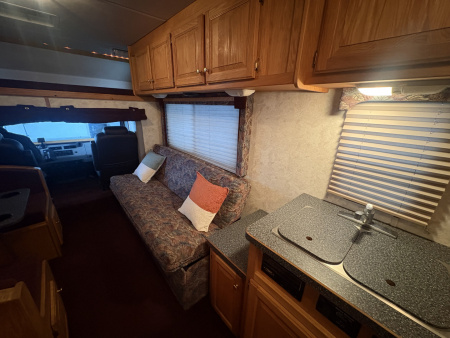 New 2001 Renegade 16' Toterhome