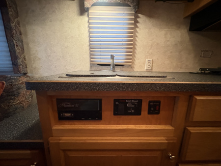 New 2001 Renegade 16' Toterhome