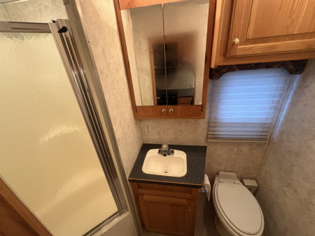 New 2001 Renegade 16' Toterhome