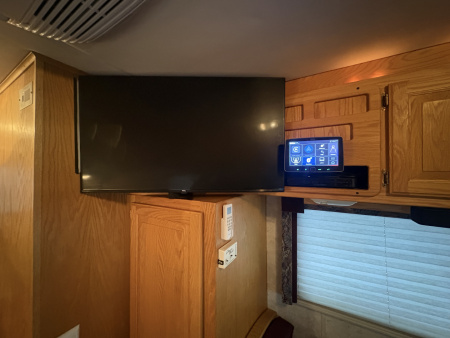 New 2001 Renegade 16' Toterhome