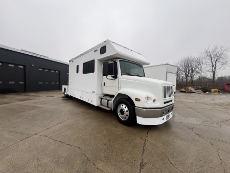 New 2001 Renegade 16' Toterhome