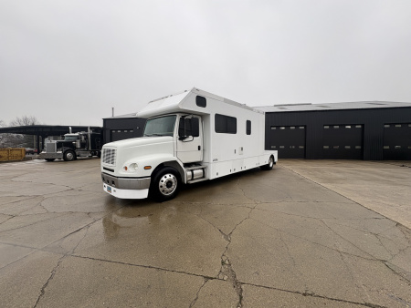 New 2001 Renegade 16' Toterhome