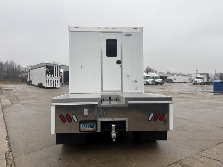 New 2001 Renegade 16' Toterhome