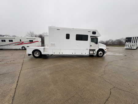 New 2001 Renegade 16' Toterhome